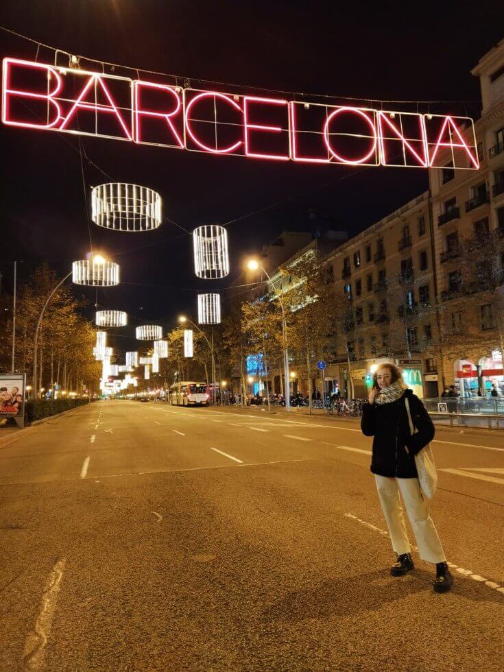 lunatouris-barcelona-iluminado