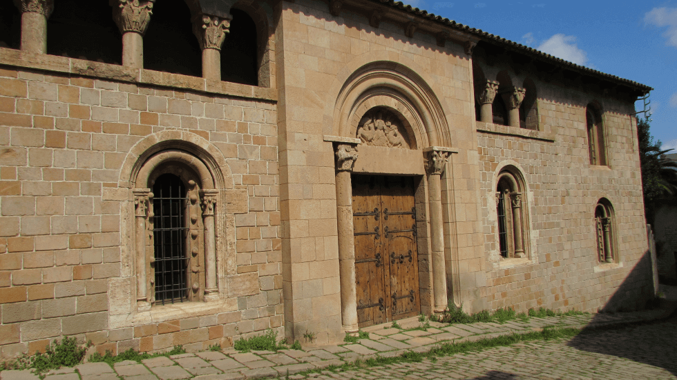 fachada-exterior-monasterio
