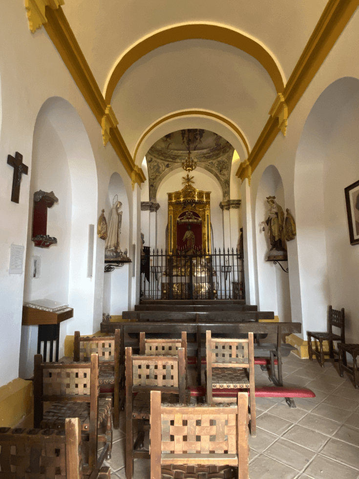 interior-capilla-san-salvador